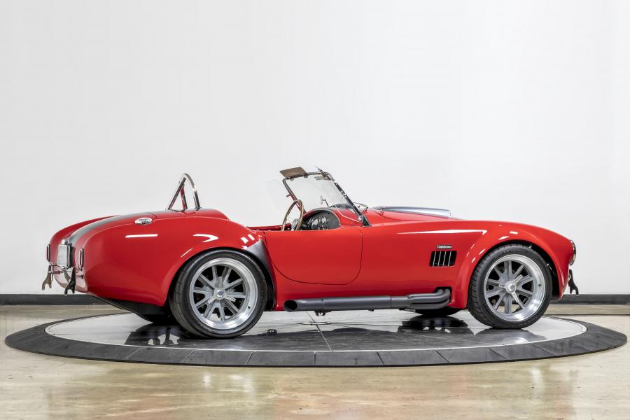  AC Cobra 6 by Superformance 2019 года  (фото 25 из 33)